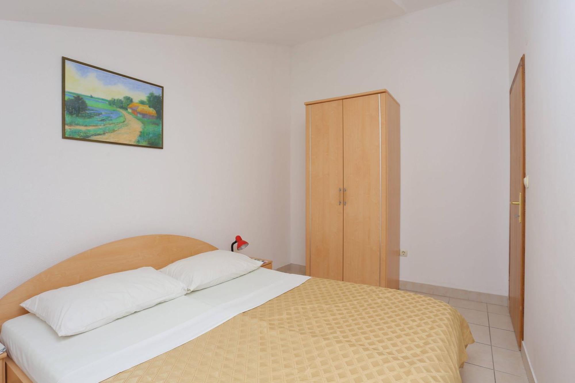 Family Friendly Apartments With A Swimming Pool Businci, Ciovo - 11232 Trogir Habitación foto
