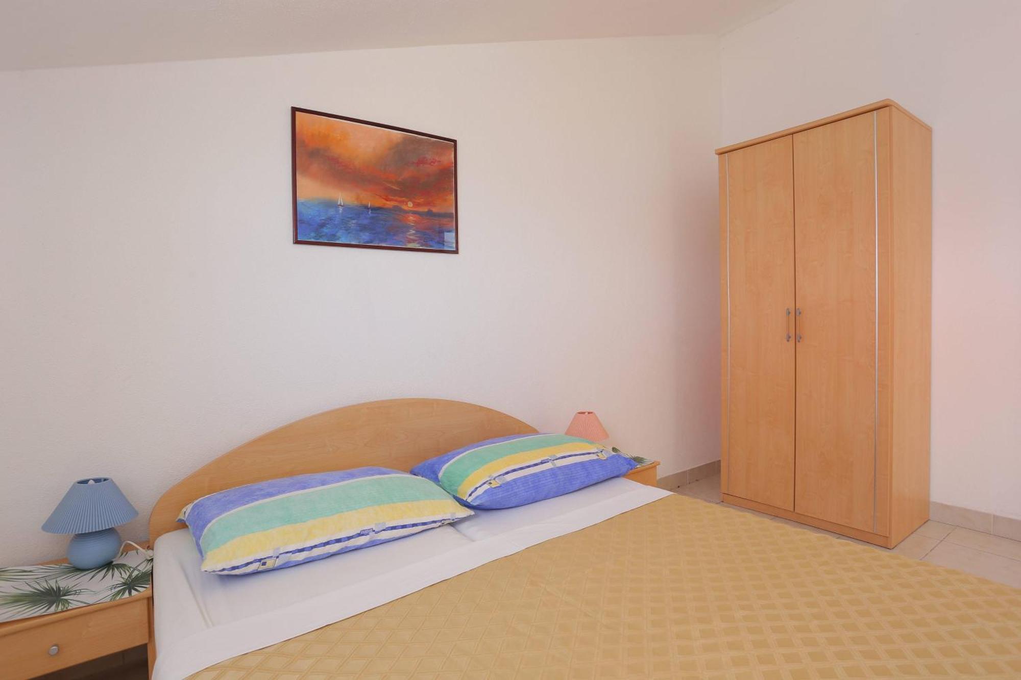 Family Friendly Apartments With A Swimming Pool Businci, Ciovo - 11232 Trogir Habitación foto