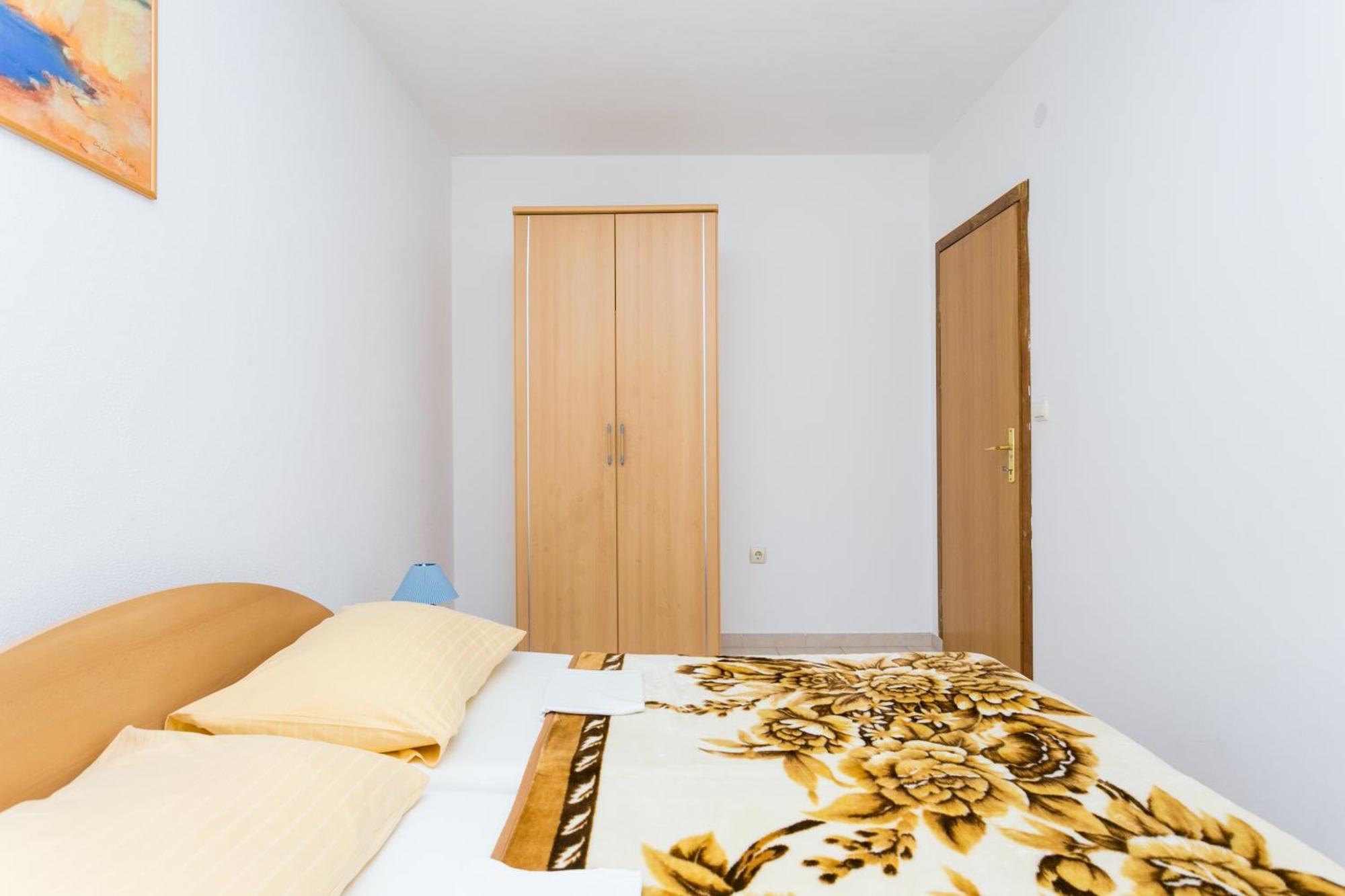 Family Friendly Apartments With A Swimming Pool Businci, Ciovo - 11232 Trogir Habitación foto