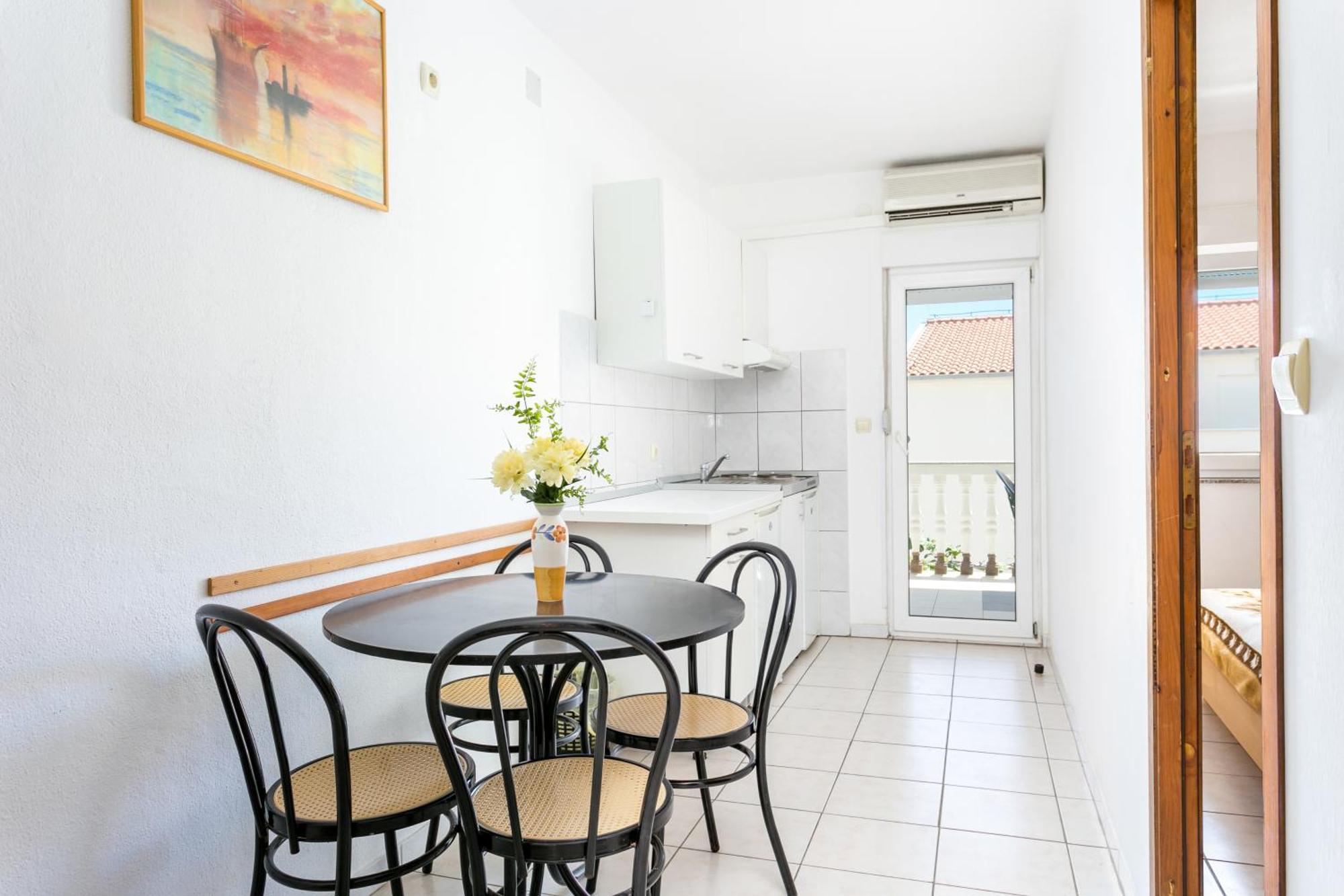 Family Friendly Apartments With A Swimming Pool Businci, Ciovo - 11232 Trogir Exterior foto